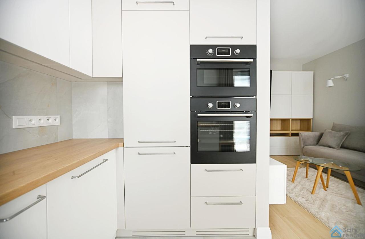 Beige 3City Apartment With Parking In Gdansk By Noclegi Renters Luaran gambar