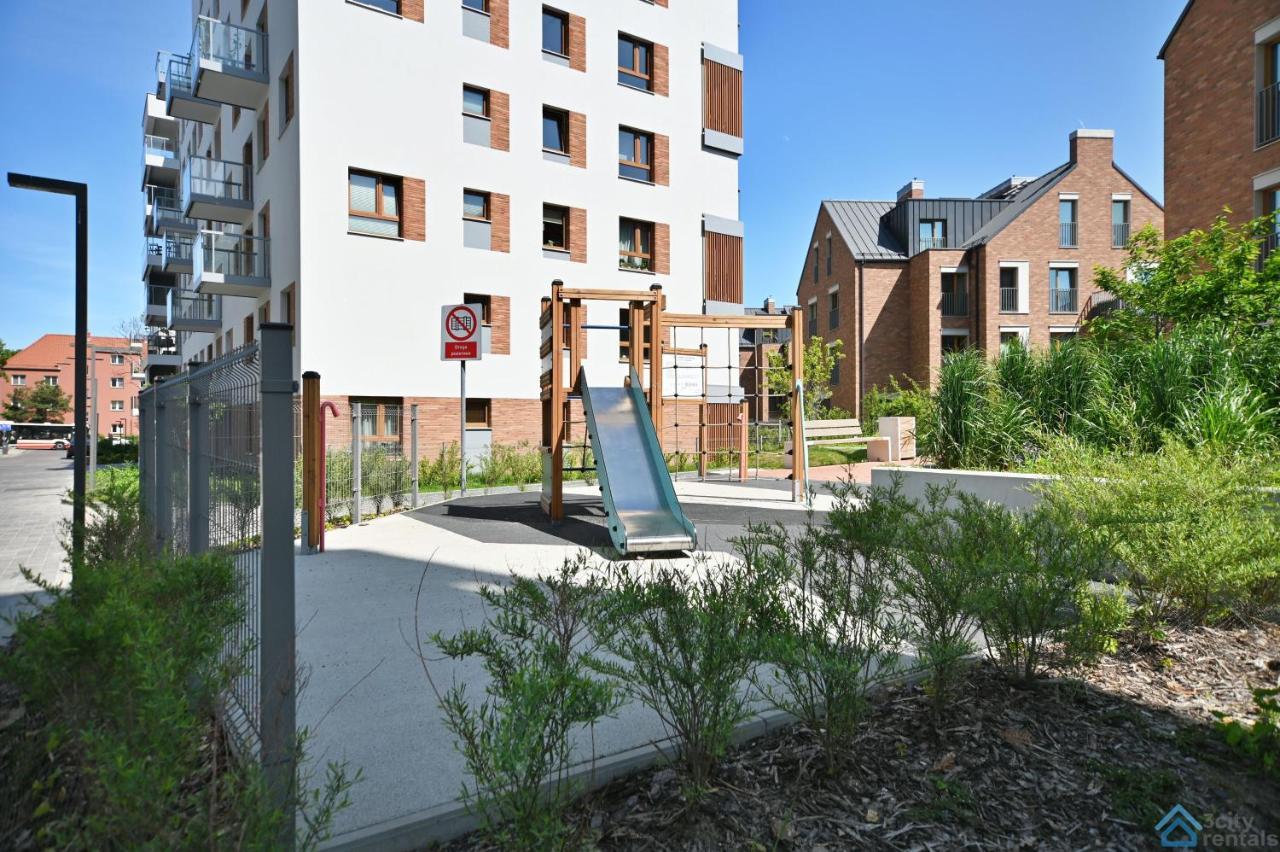 Beige 3City Apartment With Parking In Gdansk By Noclegi Renters Luaran gambar