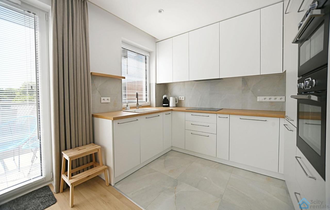 Beige 3City Apartment With Parking In Gdansk By Noclegi Renters Luaran gambar