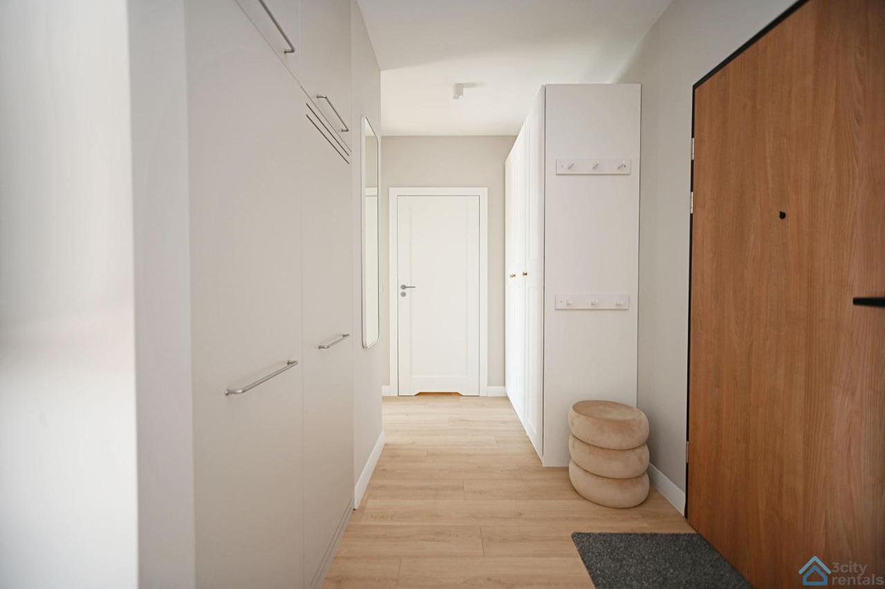 Beige 3City Apartment With Parking In Gdansk By Noclegi Renters Luaran gambar