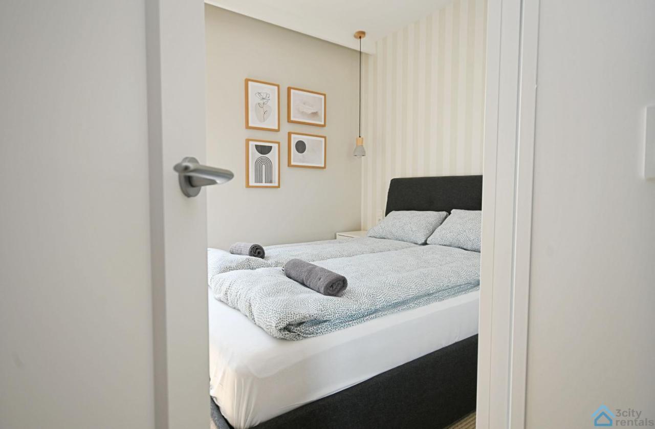 Beige 3City Apartment With Parking In Gdansk By Noclegi Renters Luaran gambar